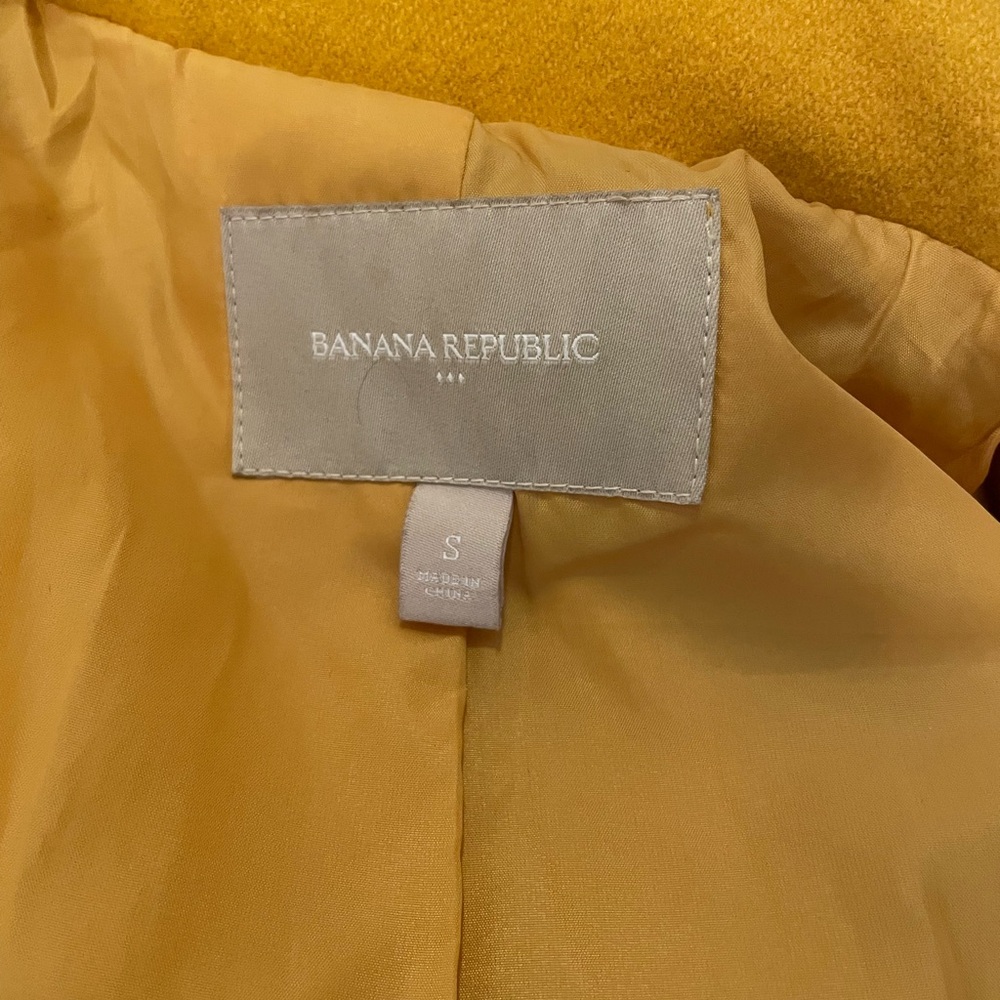 Banana Republic Yellow Trench Coat with Belt - Picture 6 of 14